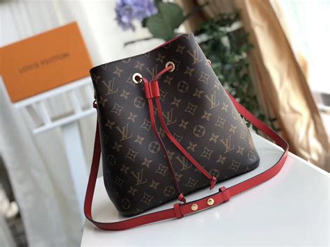 how much does louis vuitton pay commission|louis vuitton commission.